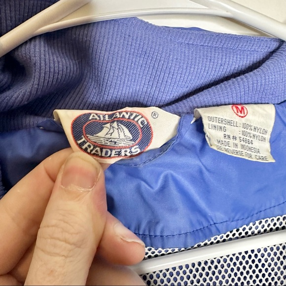 Vtg Atlantic Traders Sz M Jacket Windbreaker Blue 21x26” Hidden Hood - Picture 7 of 13